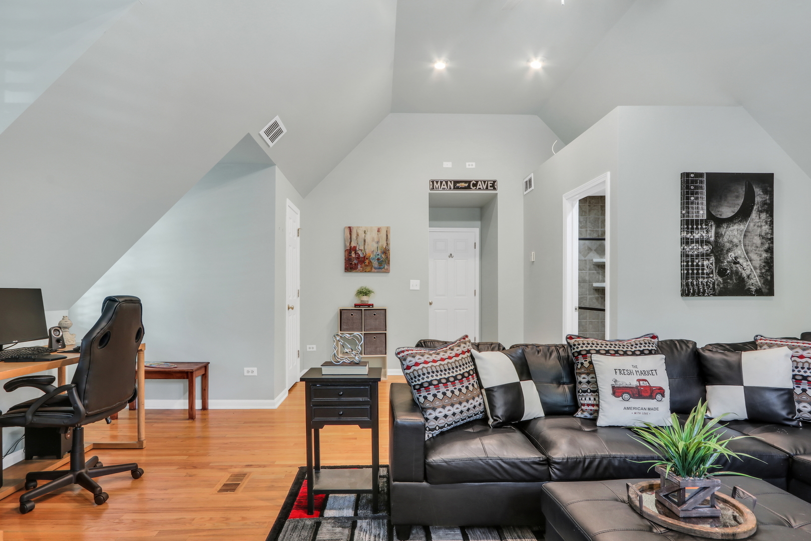 4851 Middle Road