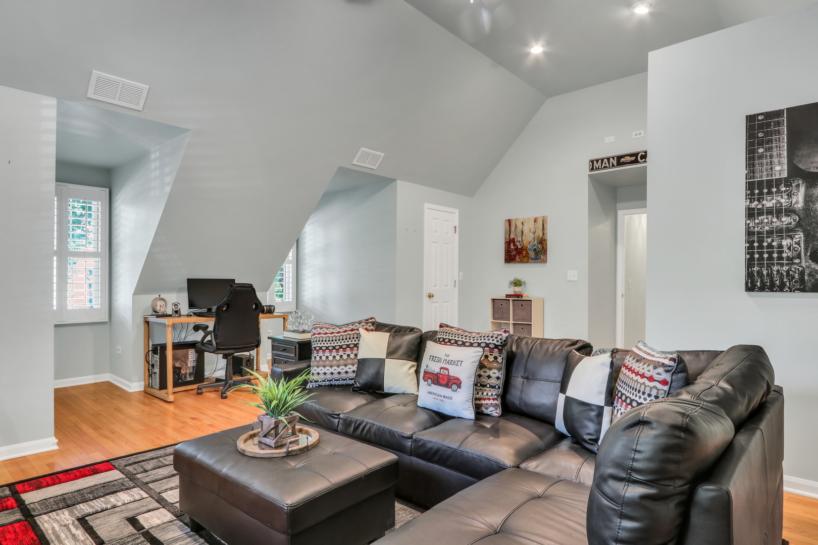 4851 Middle Road