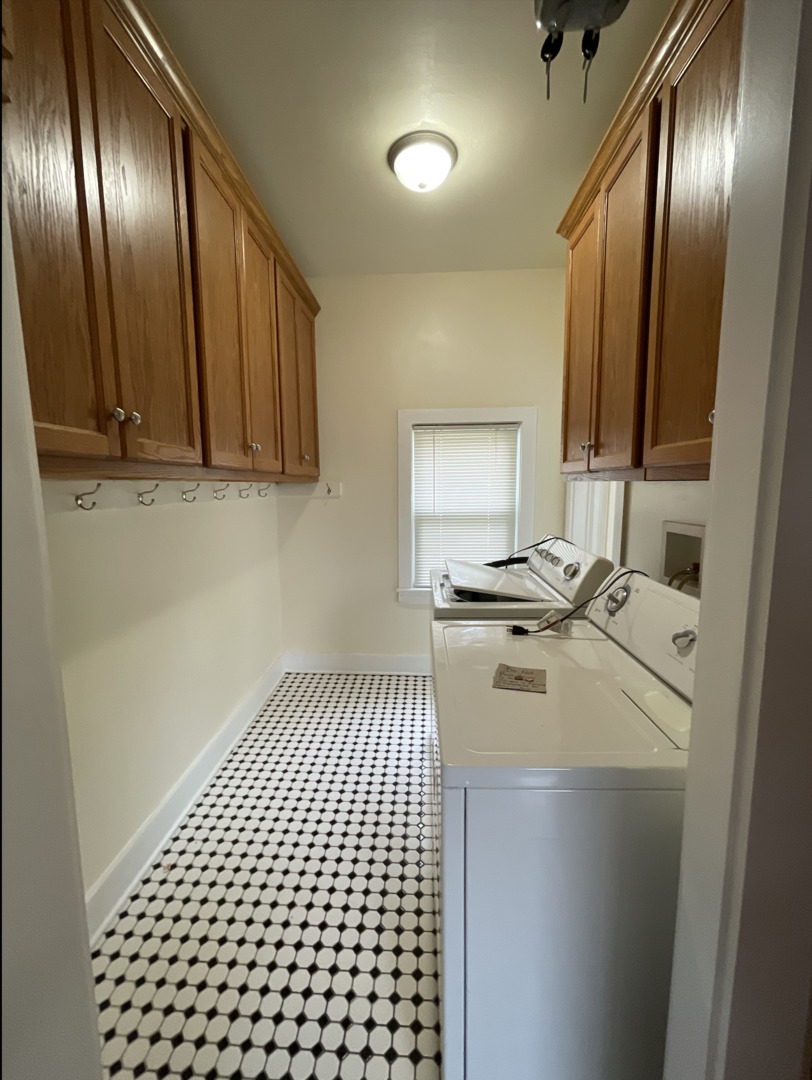 323 N West Street Unit: B
