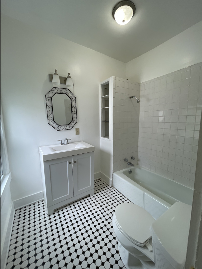 323 N West Street Unit: B