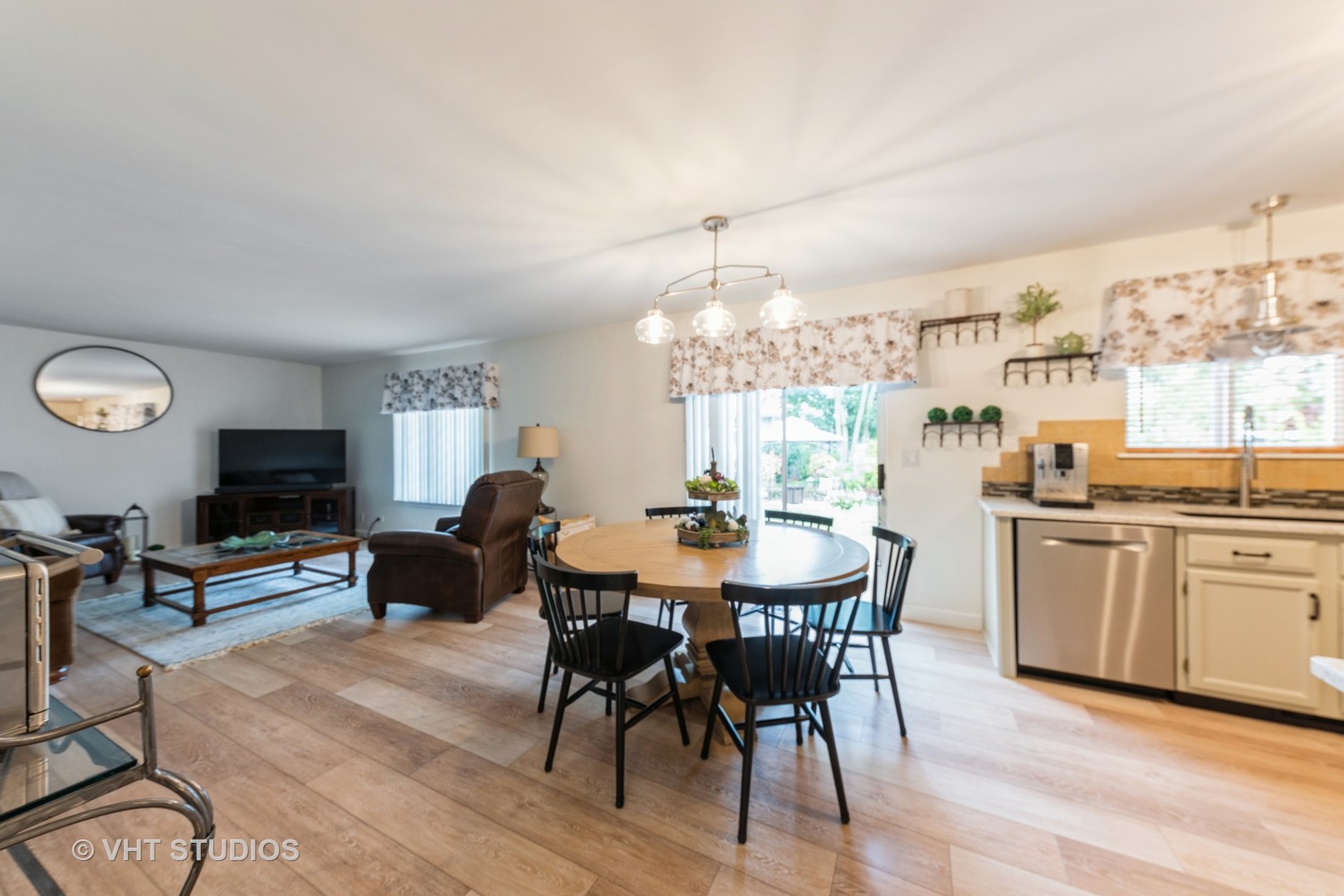374 E Quaker Hollow Lane