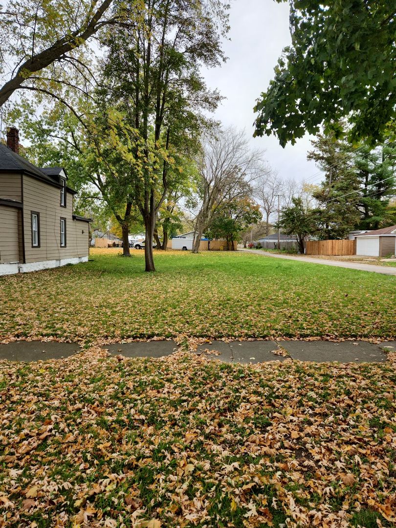 3212 EZRA Avenue