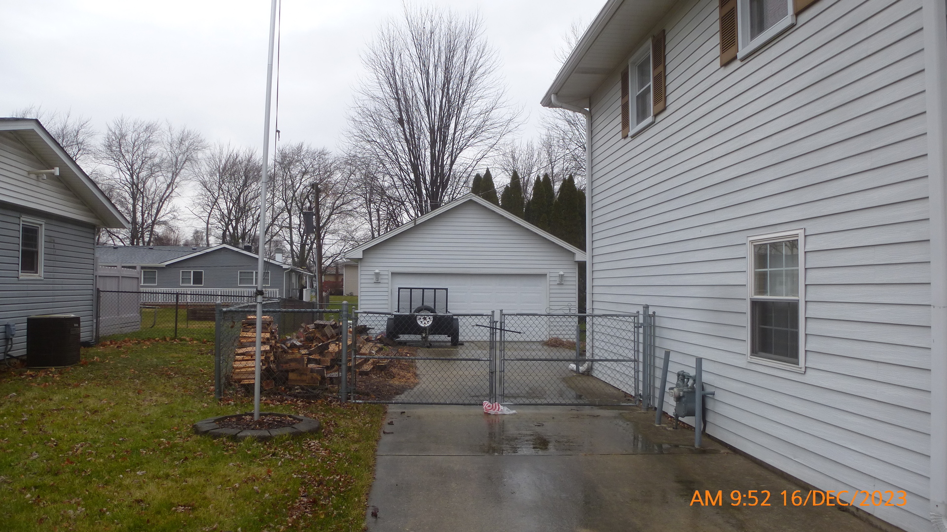 30W142 Claymore Lane