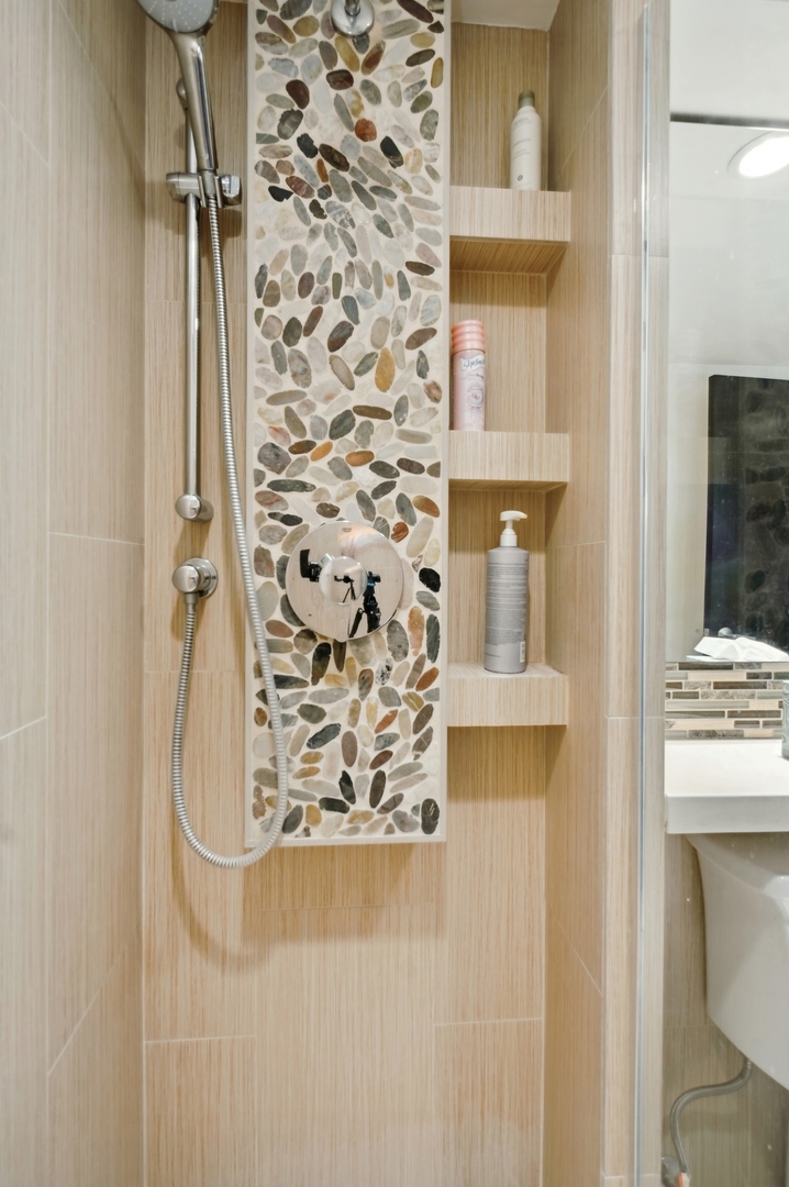 1550 N Lake Shore Drive Unit: 23B