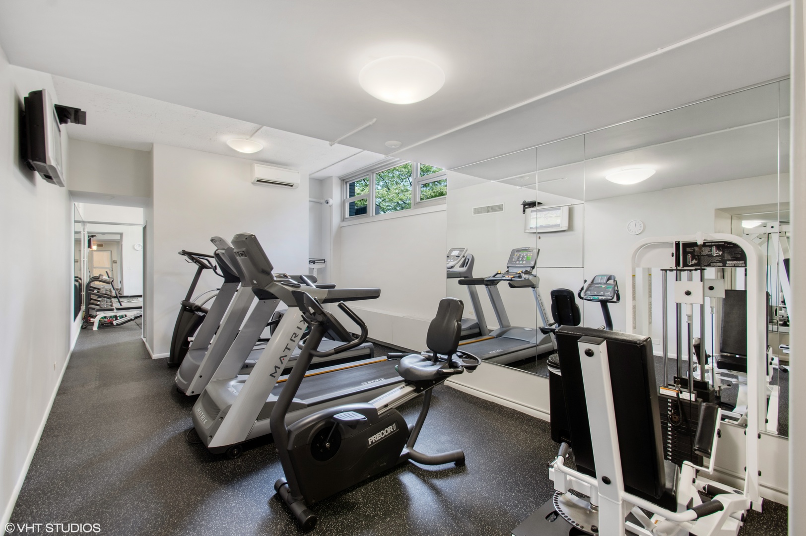 1550 N Lake Shore Drive Unit: 23B