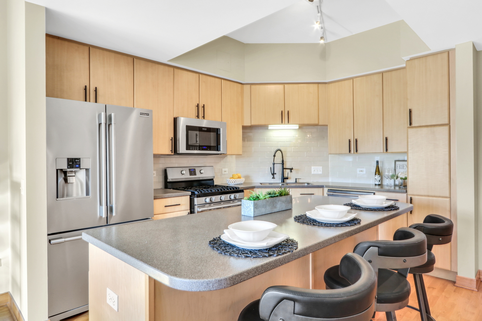 40 E Northwest Highway Unit: 217