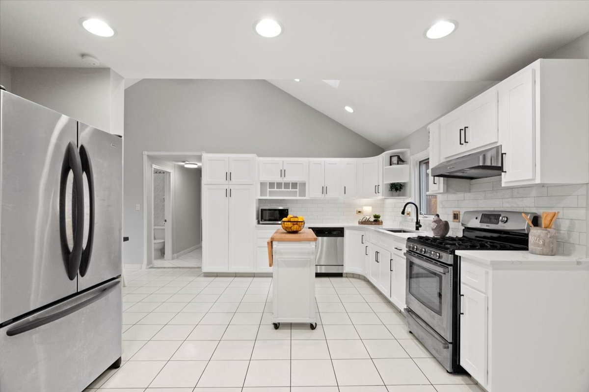 337 W Austin Avenue