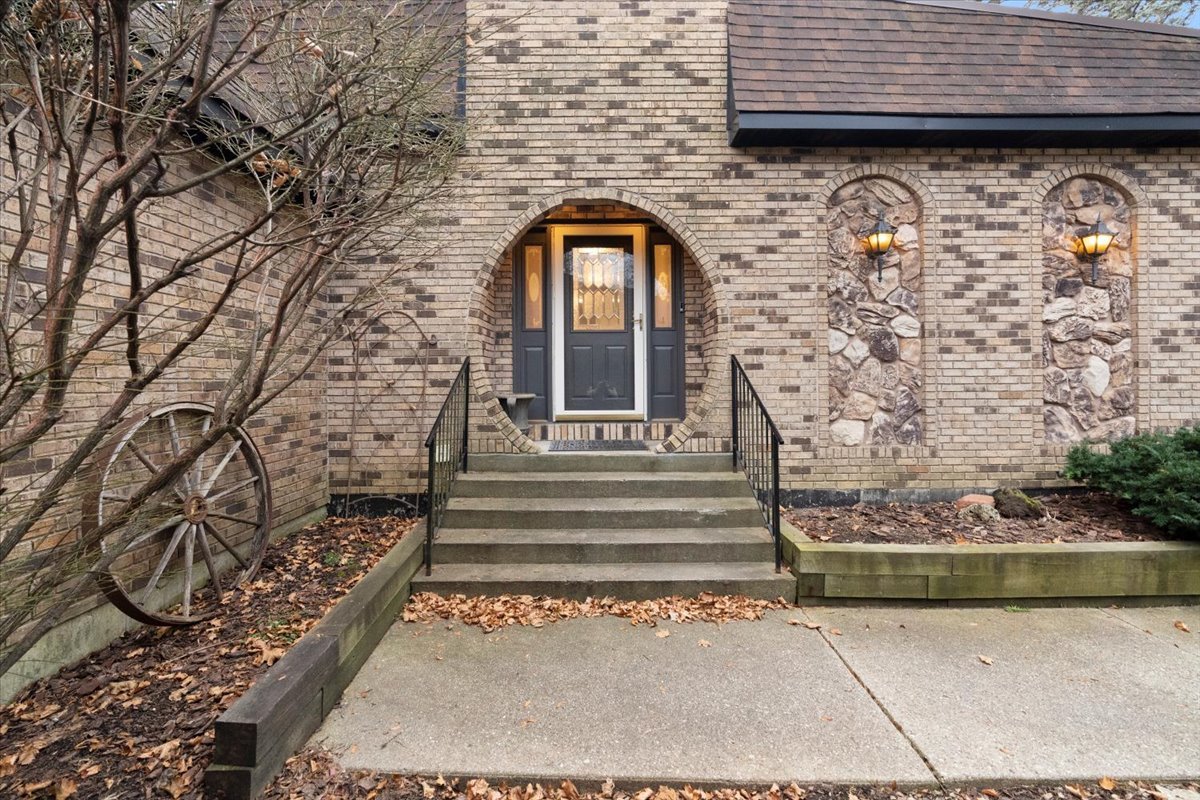 337 W Austin Avenue
