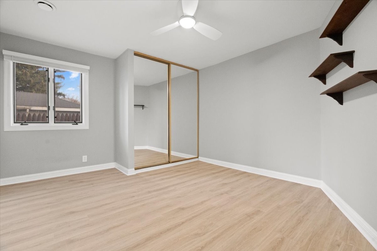 337 W Austin Avenue