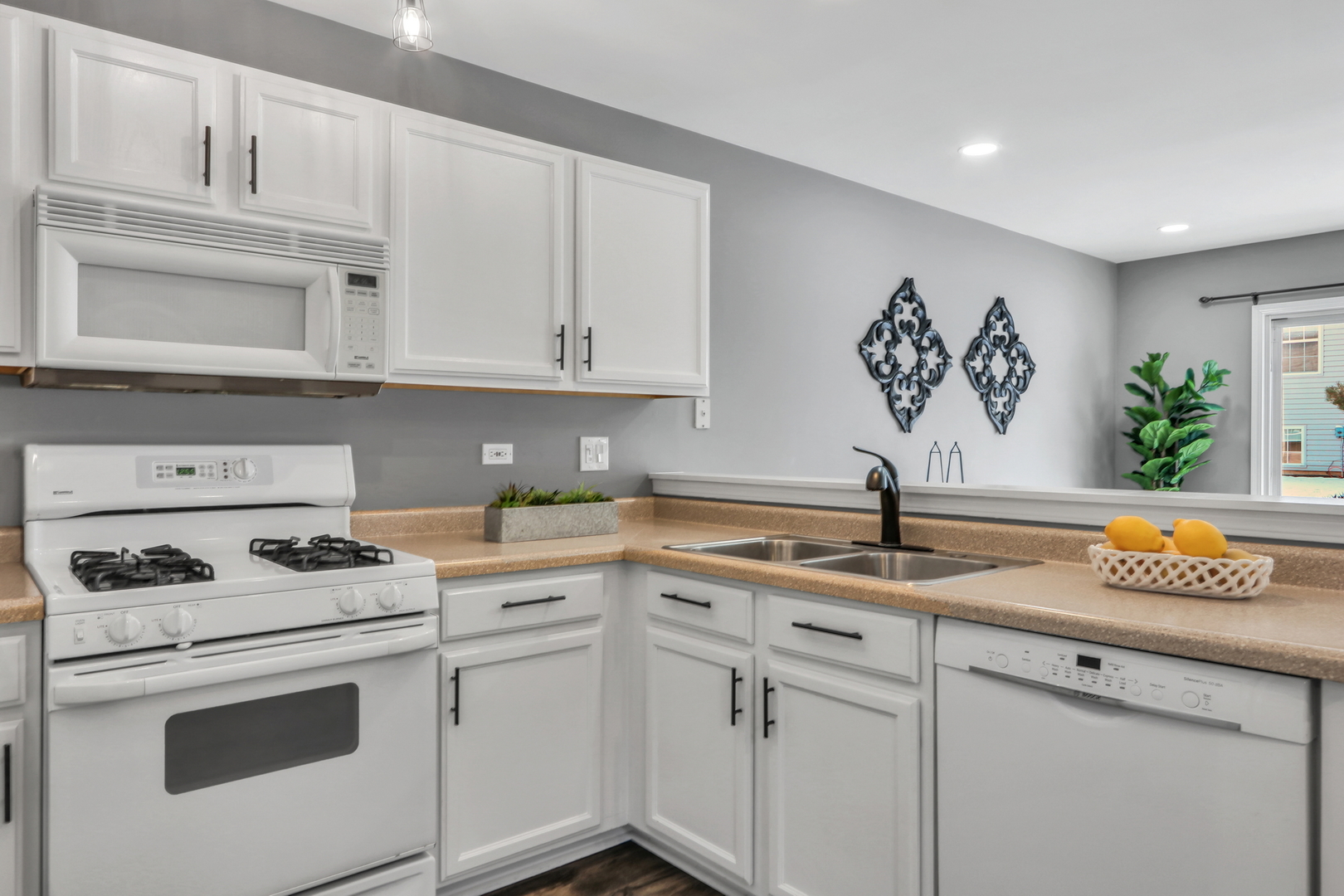 951 SUMAC Court Unit: 951
