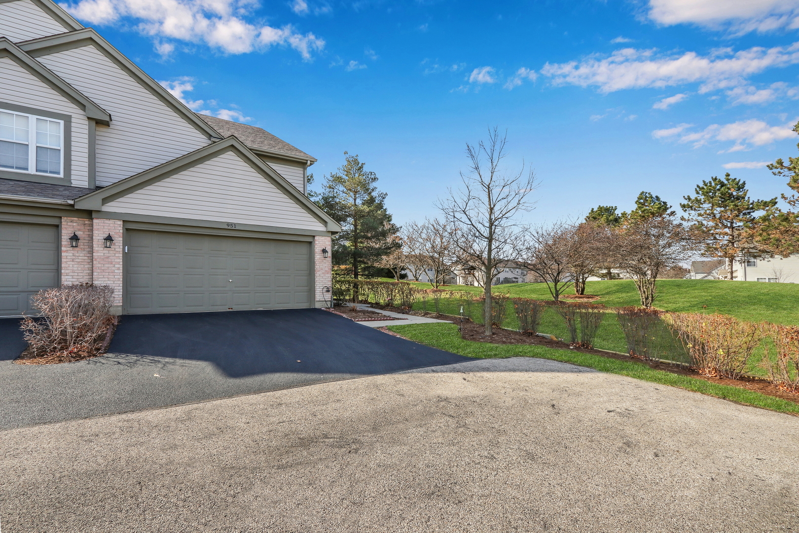 951 SUMAC Court Unit: 951