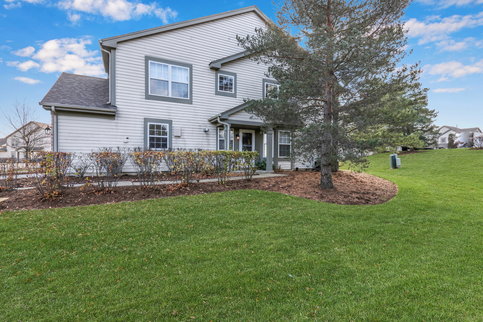 951 SUMAC Court Unit: 951