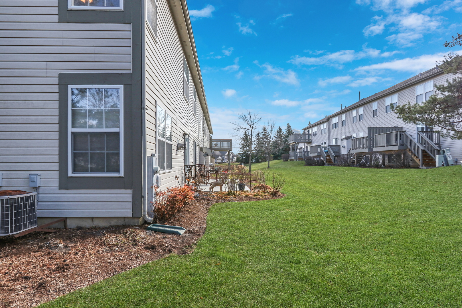 951 SUMAC Court Unit: 951