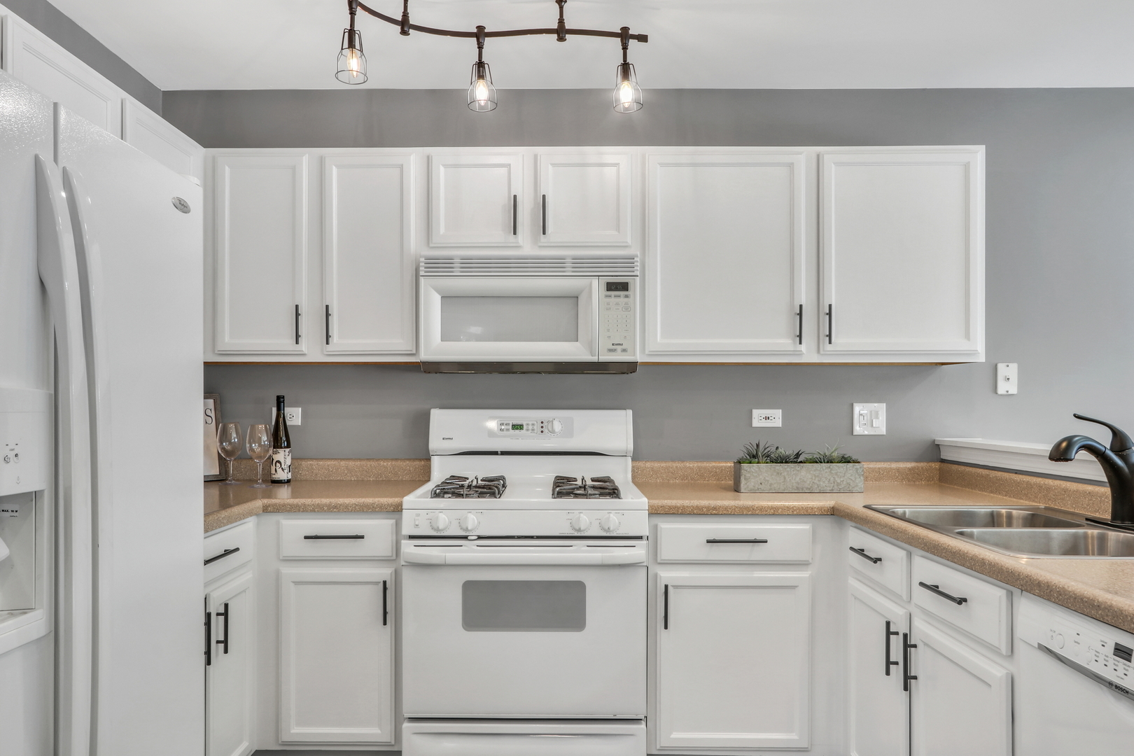 951 SUMAC Court Unit: 951