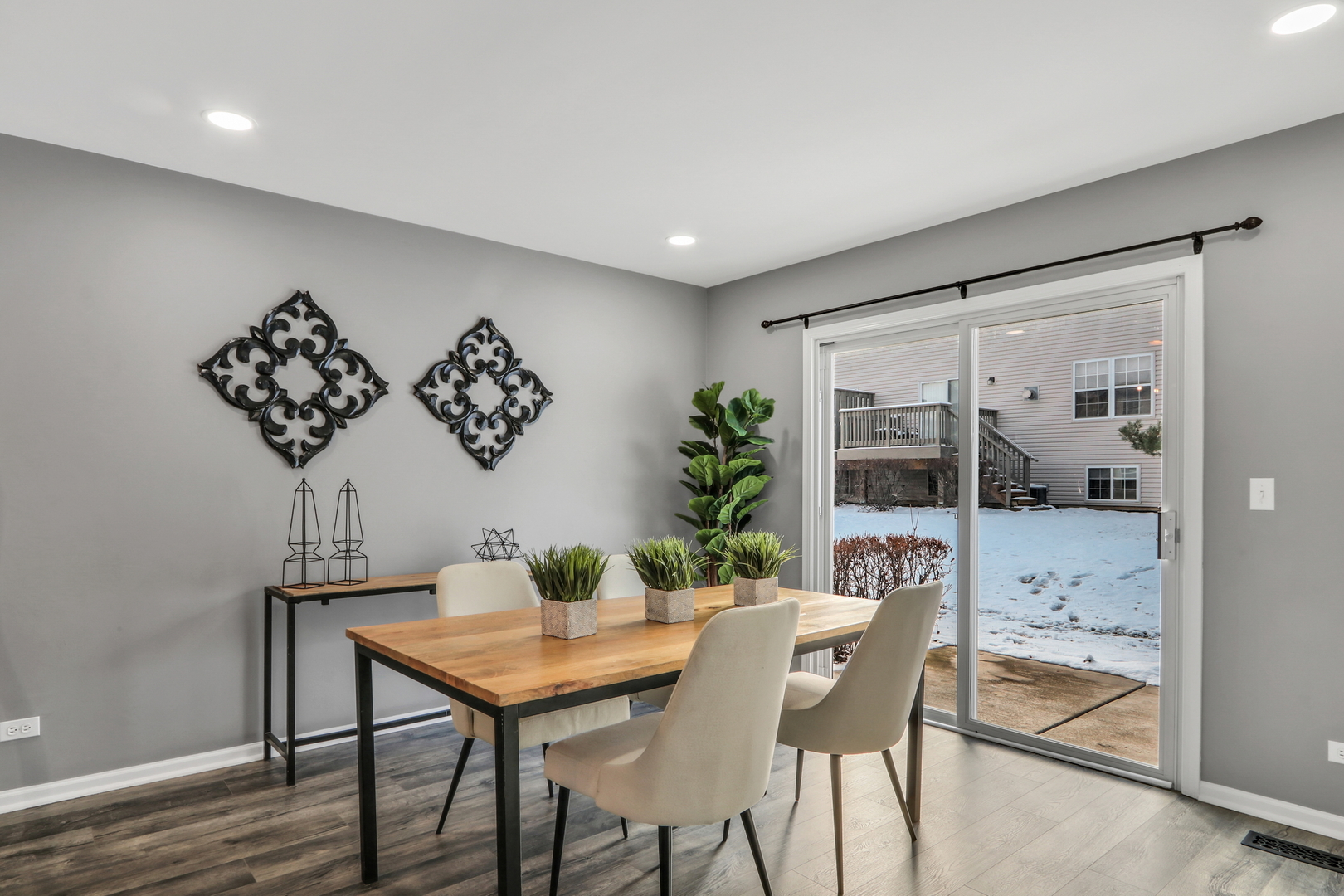 951 SUMAC Court Unit: 951