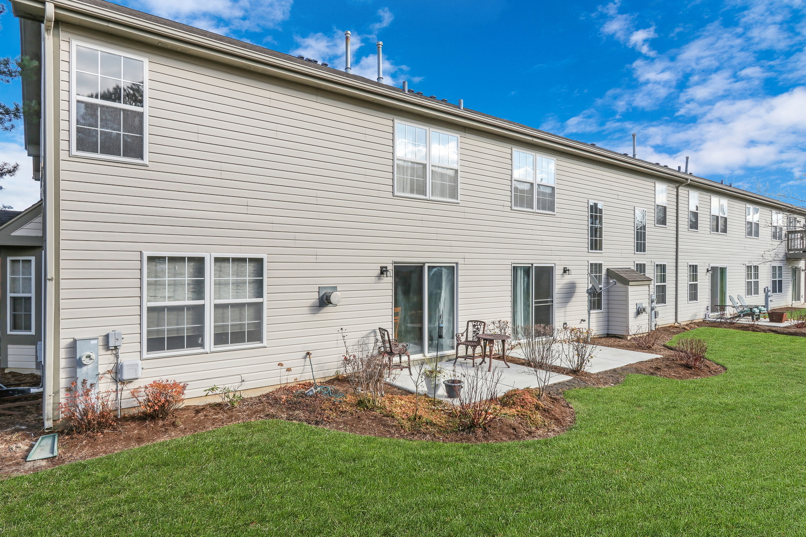951 SUMAC Court Unit: 951