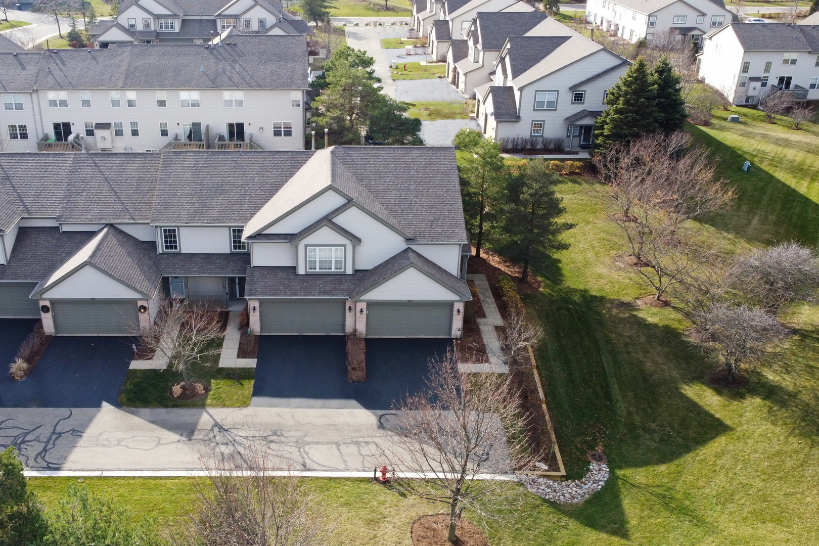 951 SUMAC Court Unit: 951