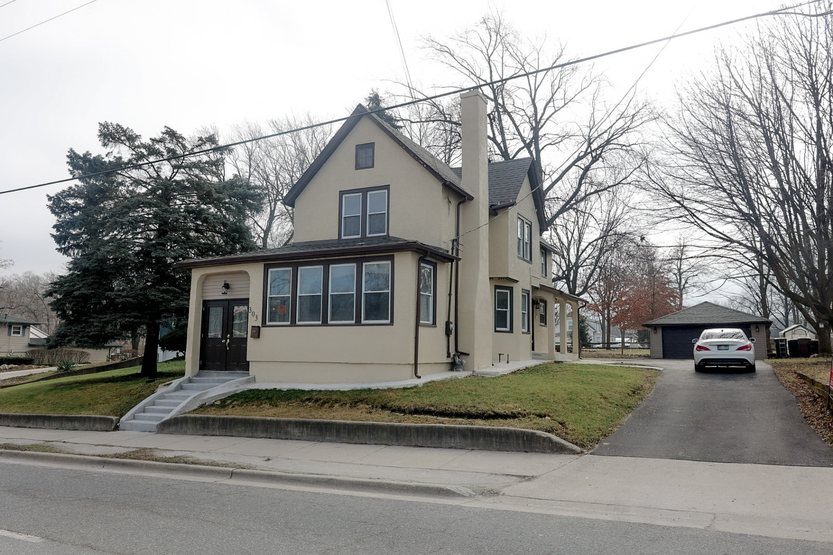 303 E Margaret Street