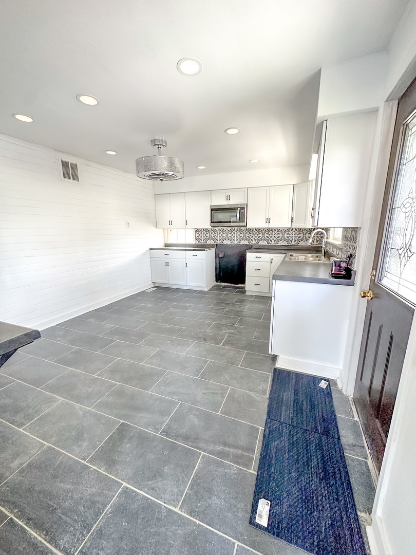 303 E Margaret Street