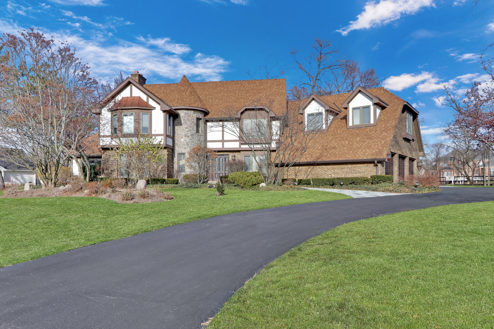 5660 River Park Drive