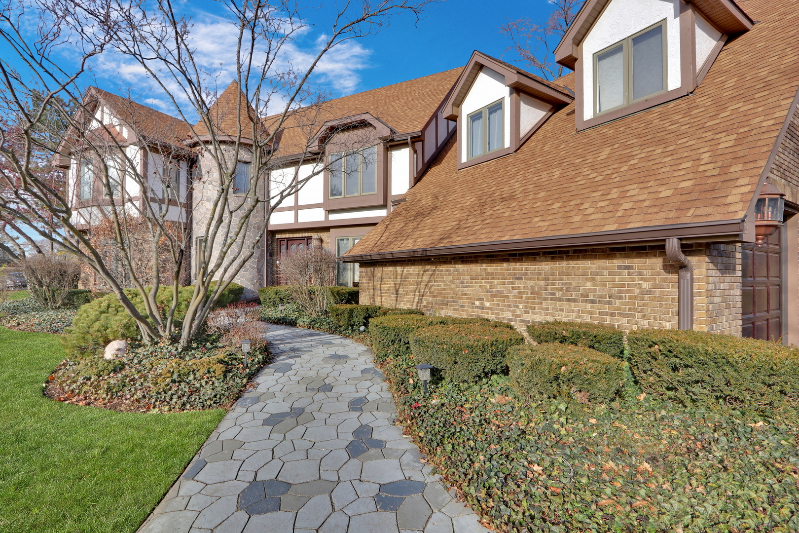 5660 River Park Drive