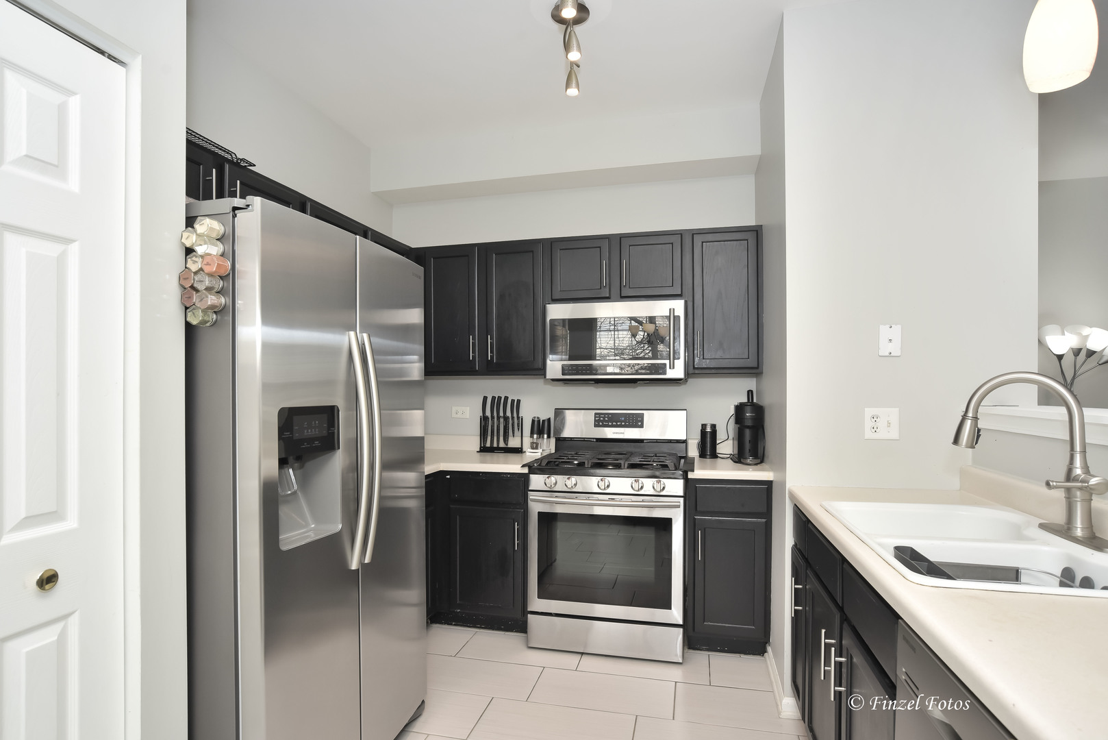 521 N Red Deer Road Unit: 521