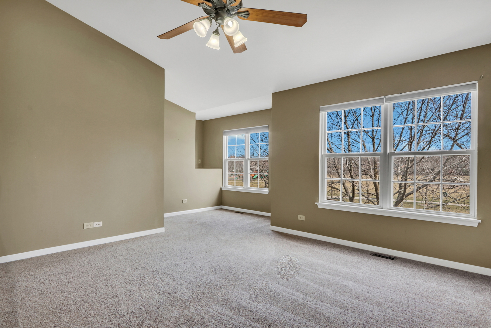904 Ravinia Drive