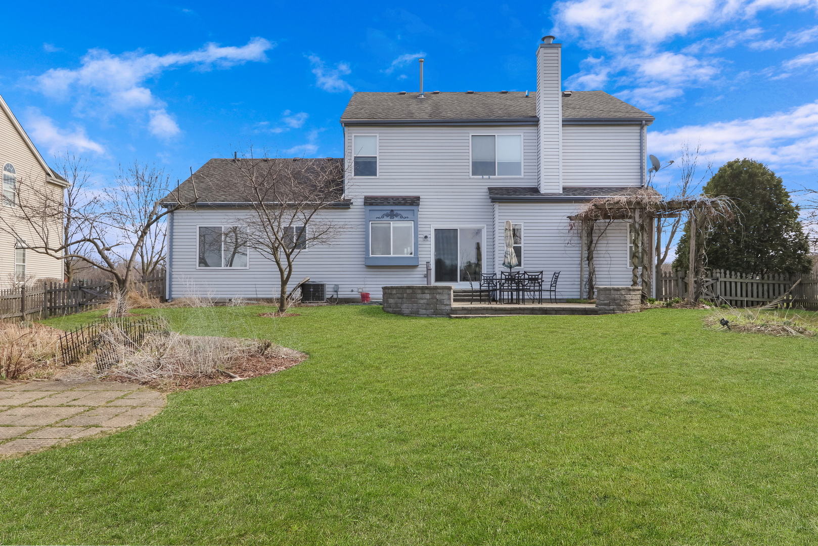 904 Ravinia Drive
