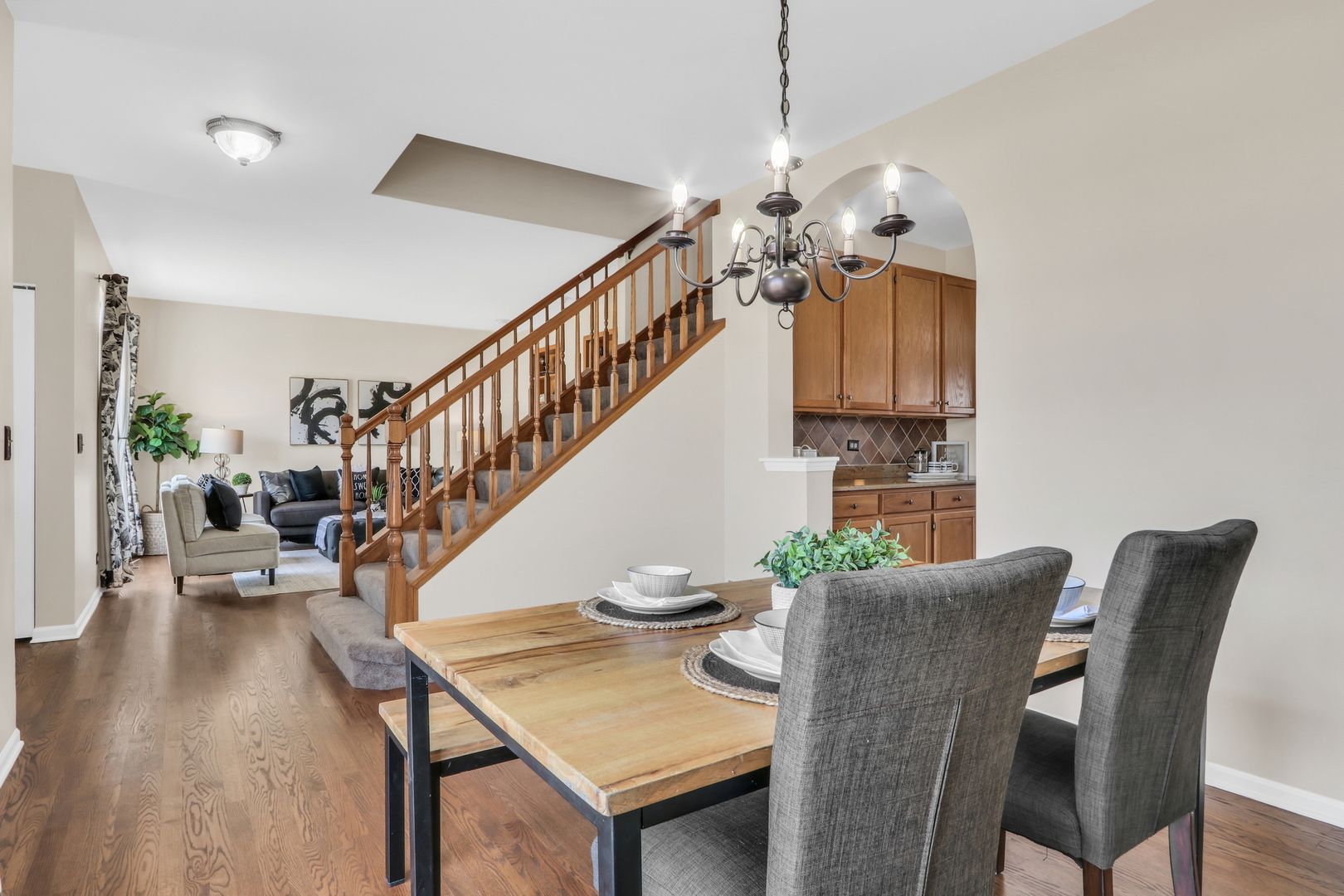904 Ravinia Drive