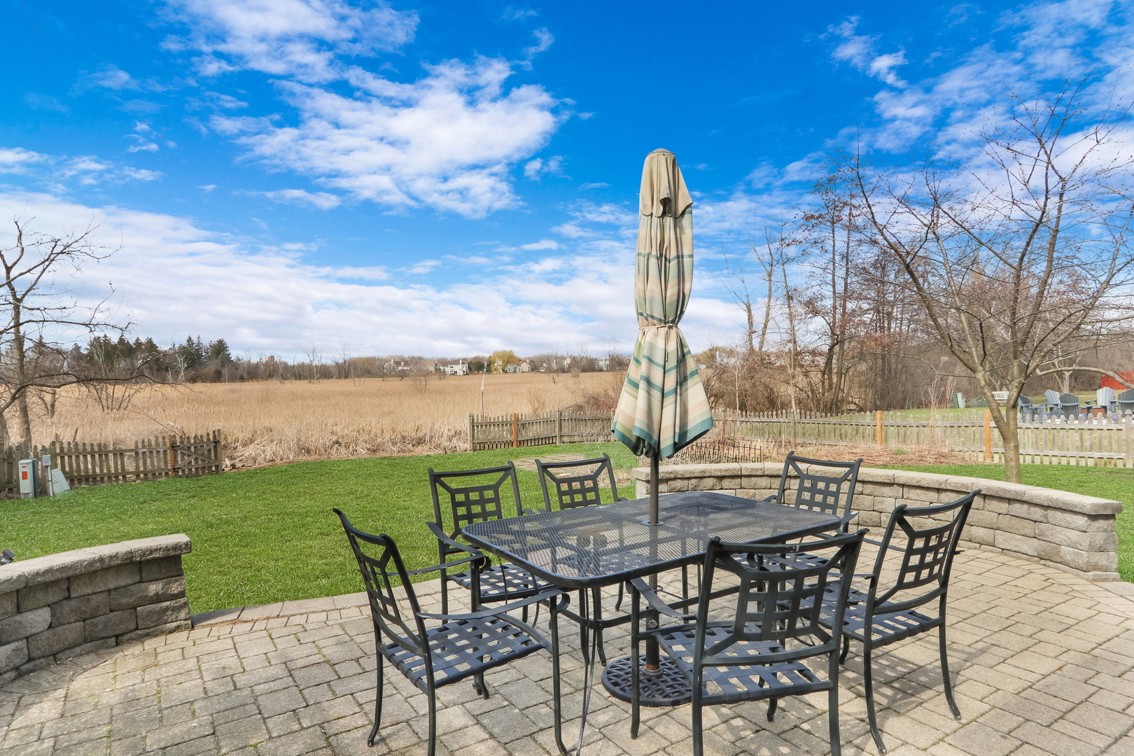 904 Ravinia Drive