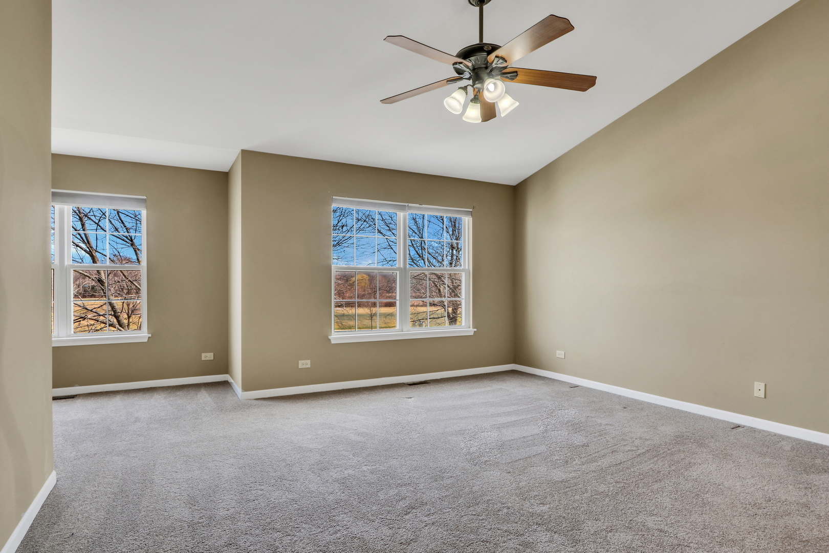 904 Ravinia Drive