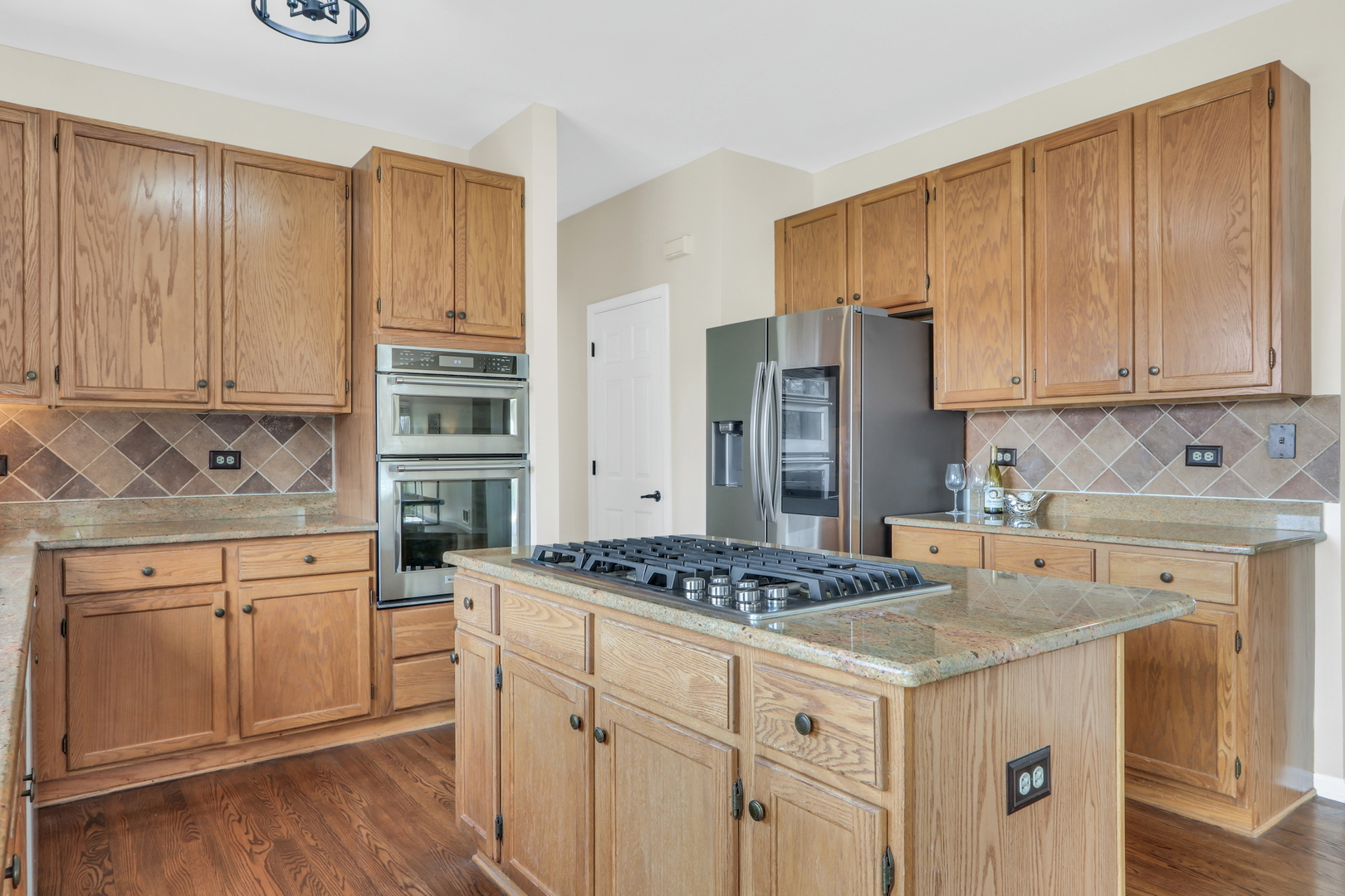 904 Ravinia Drive