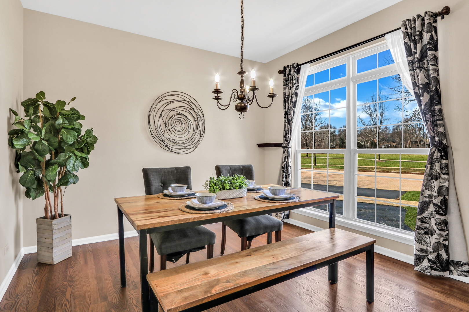 904 Ravinia Drive