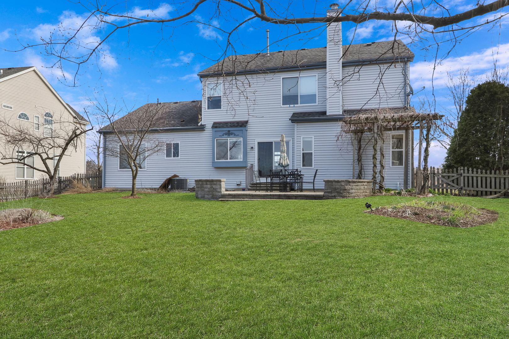 904 Ravinia Drive