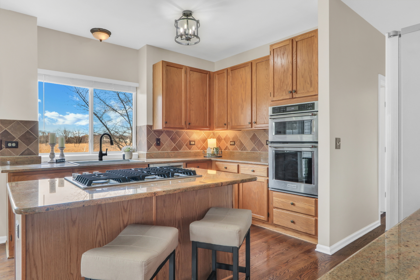 904 Ravinia Drive