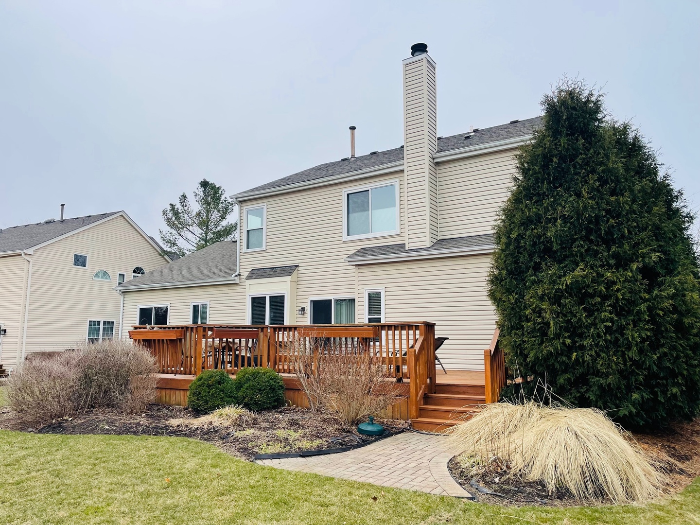 1061 Ravinia Drive