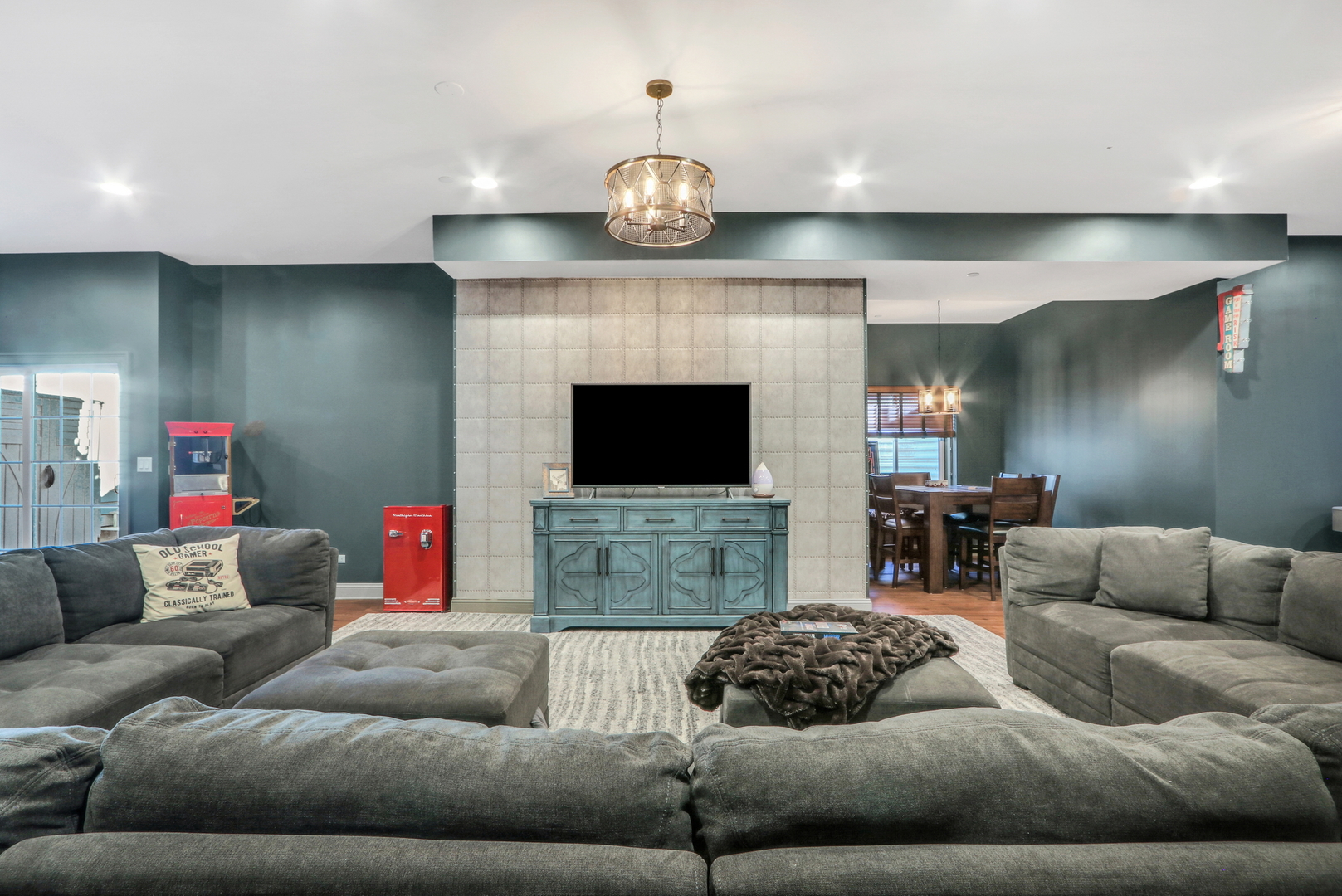 13357 W Greenview Drive