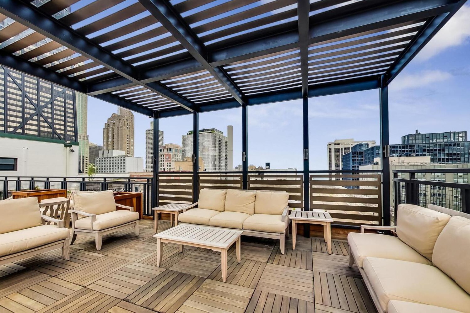 850 N DeWitt Place Unit: 9D