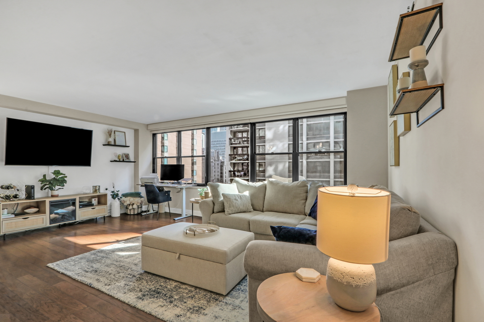 850 N DeWitt Place Unit: 9D
