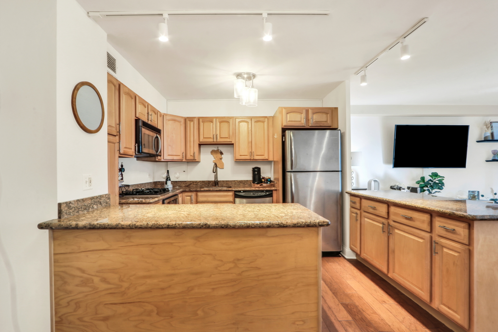 850 N DeWitt Place Unit: 9D
