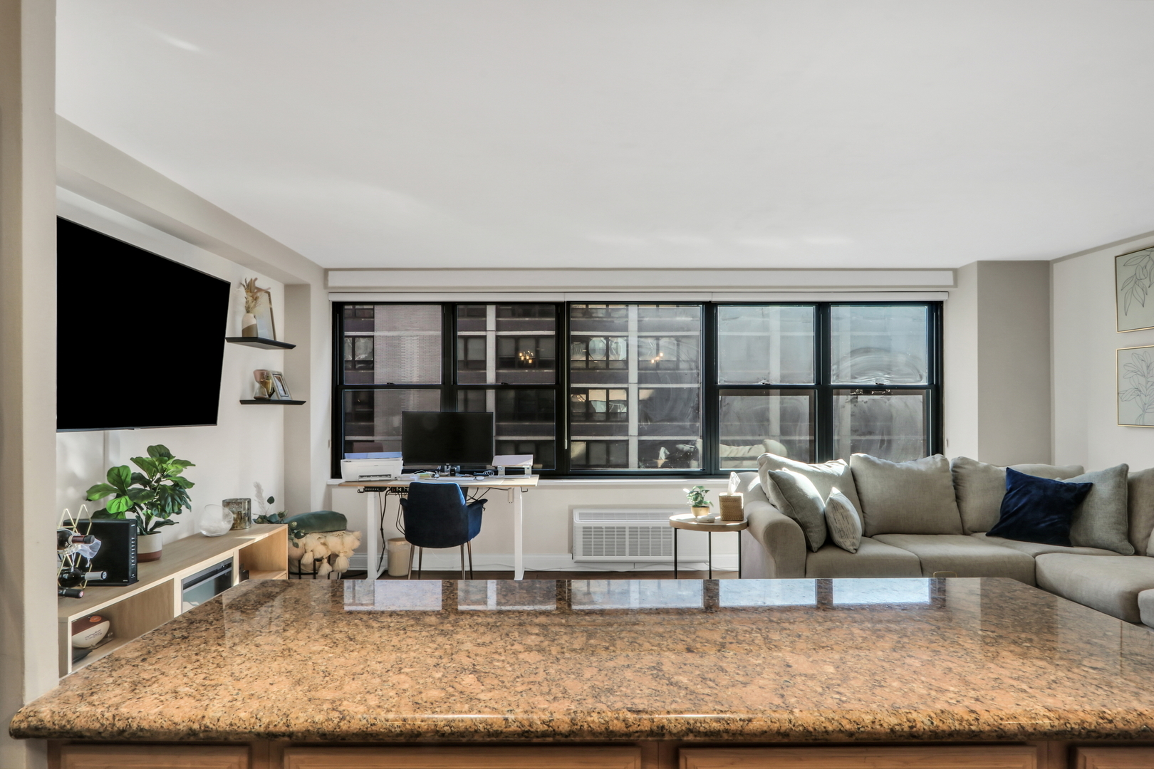 850 N DeWitt Place Unit: 9D