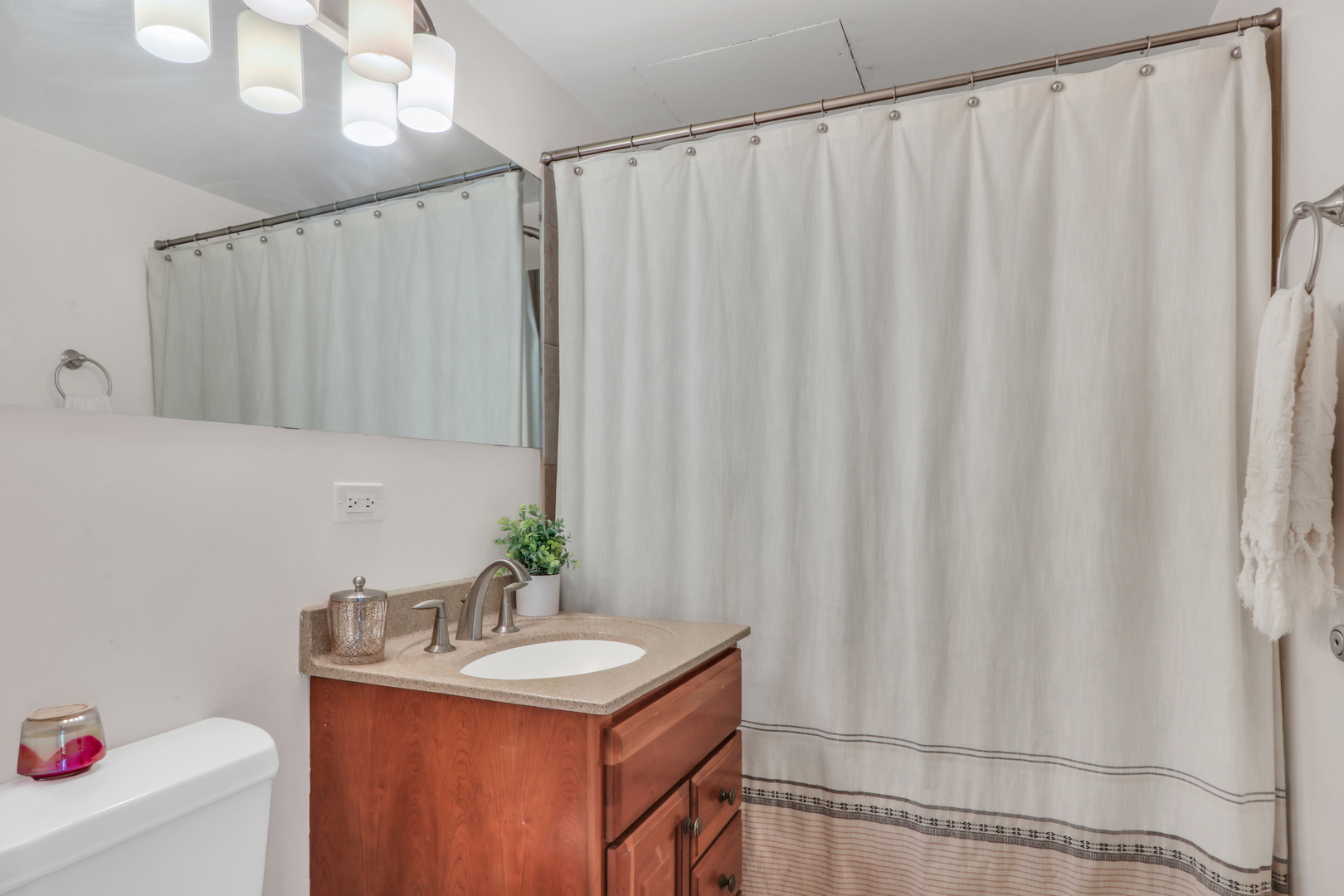 850 N DeWitt Place Unit: 9D