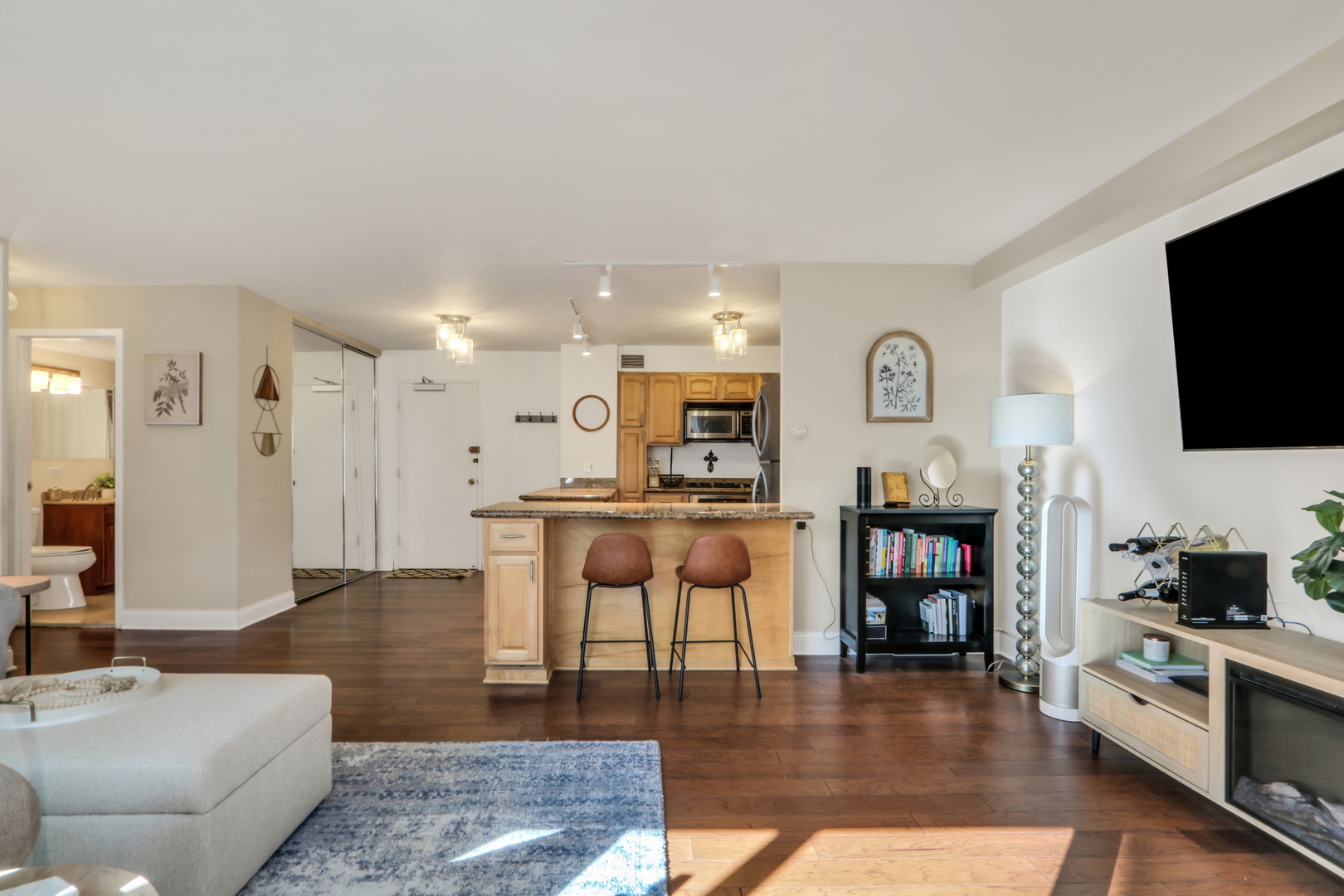850 N DeWitt Place Unit: 9D