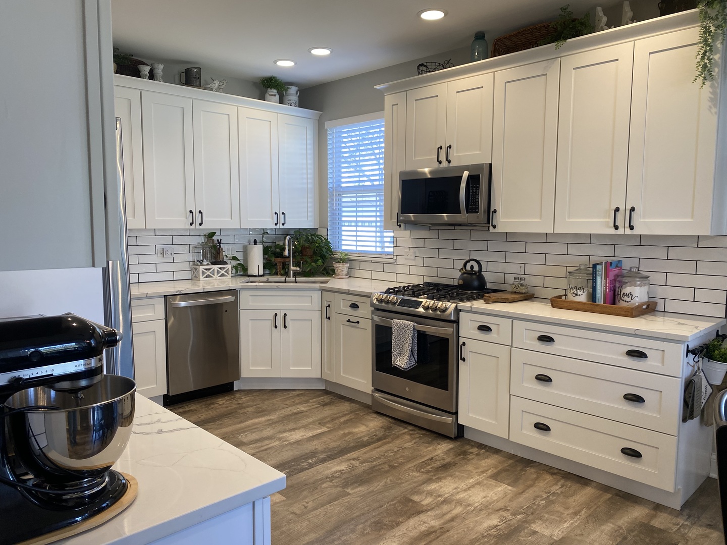 406 W Shadow Creek Drive Unit: 406