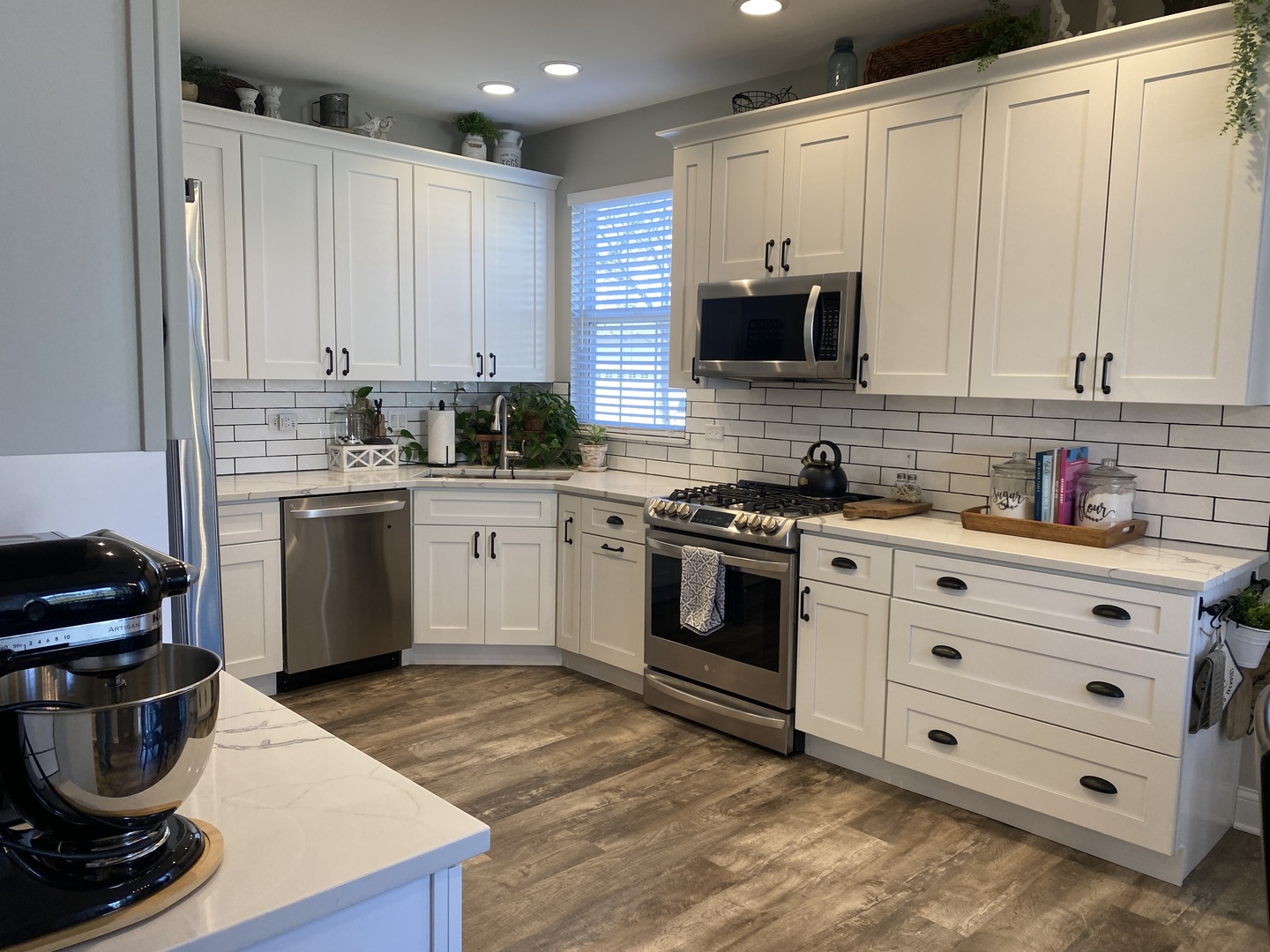 406 W Shadow Creek Drive Unit: 406
