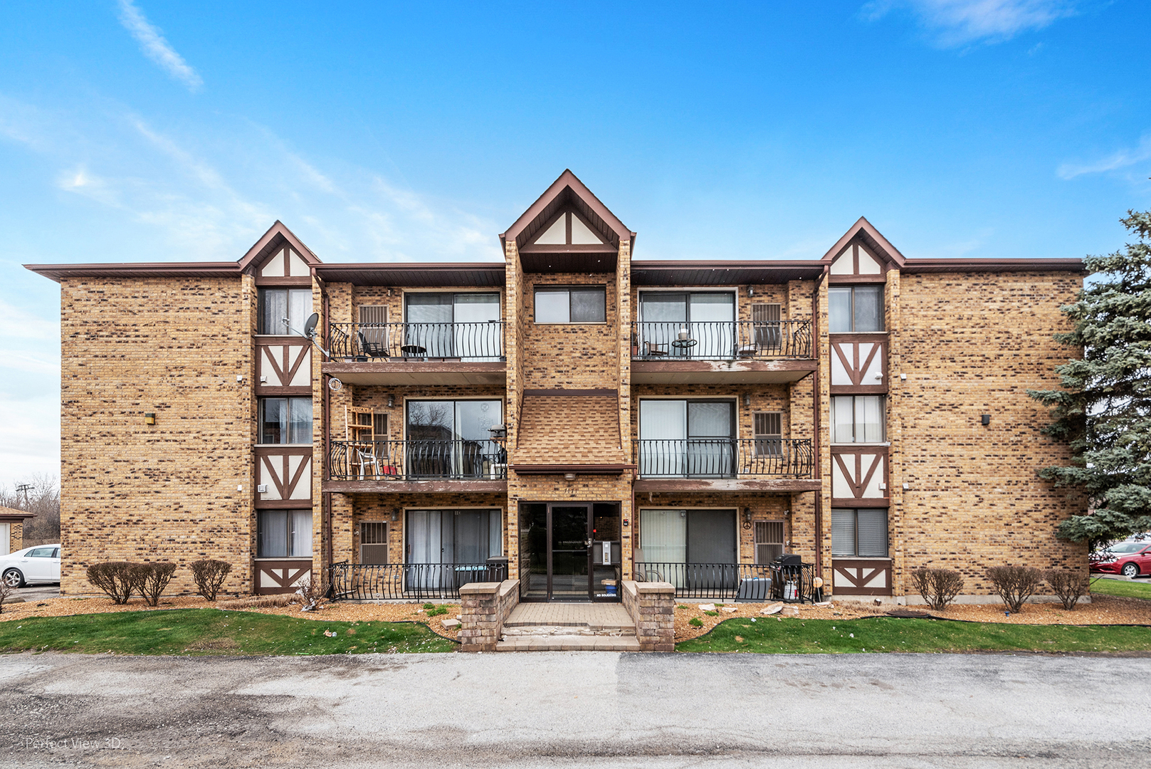 7171 175th Street Unit: 1A