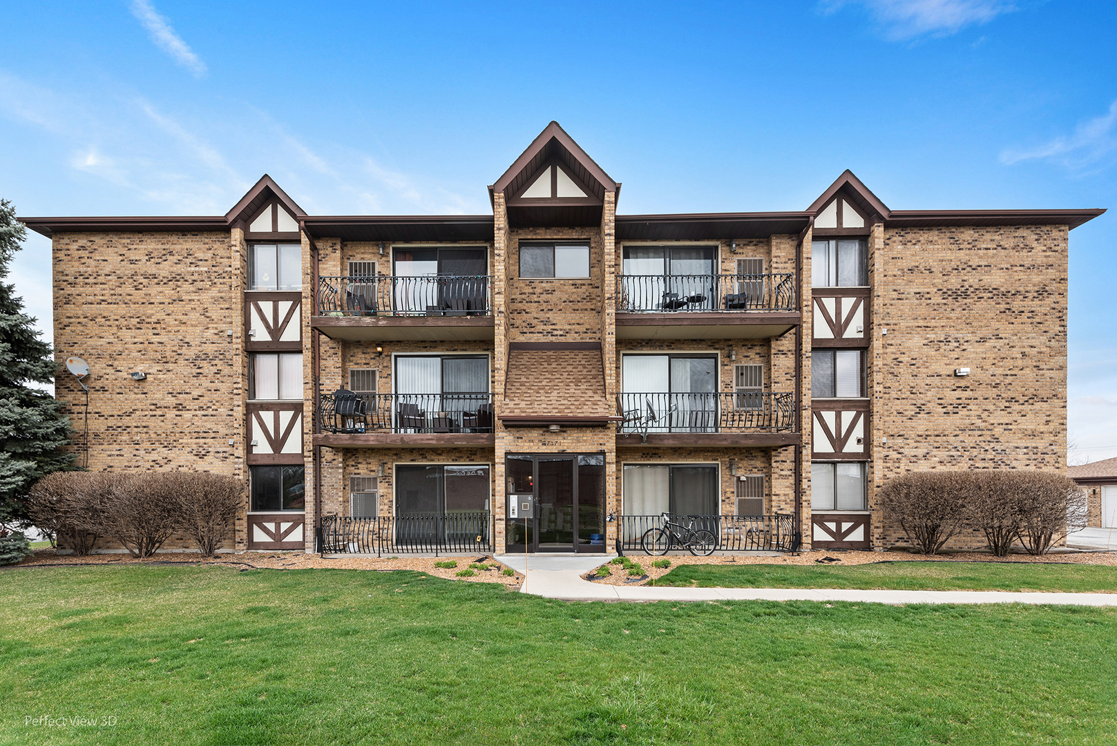 7171 175th Street Unit: 1A