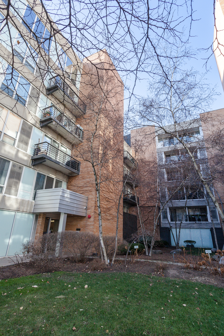 1440 S Michigan Avenue Unit: 220