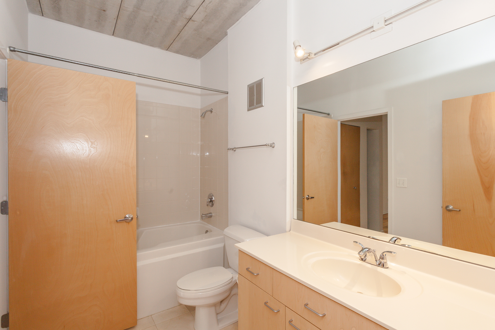 1440 S Michigan Avenue Unit: 220