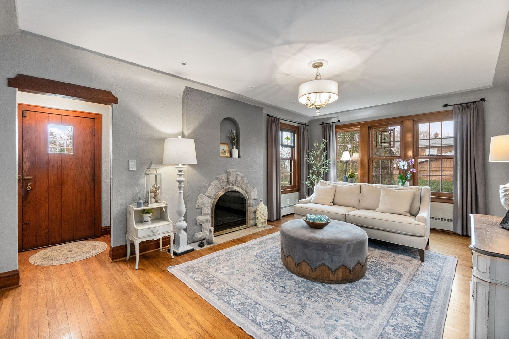 215 2nd Avenue